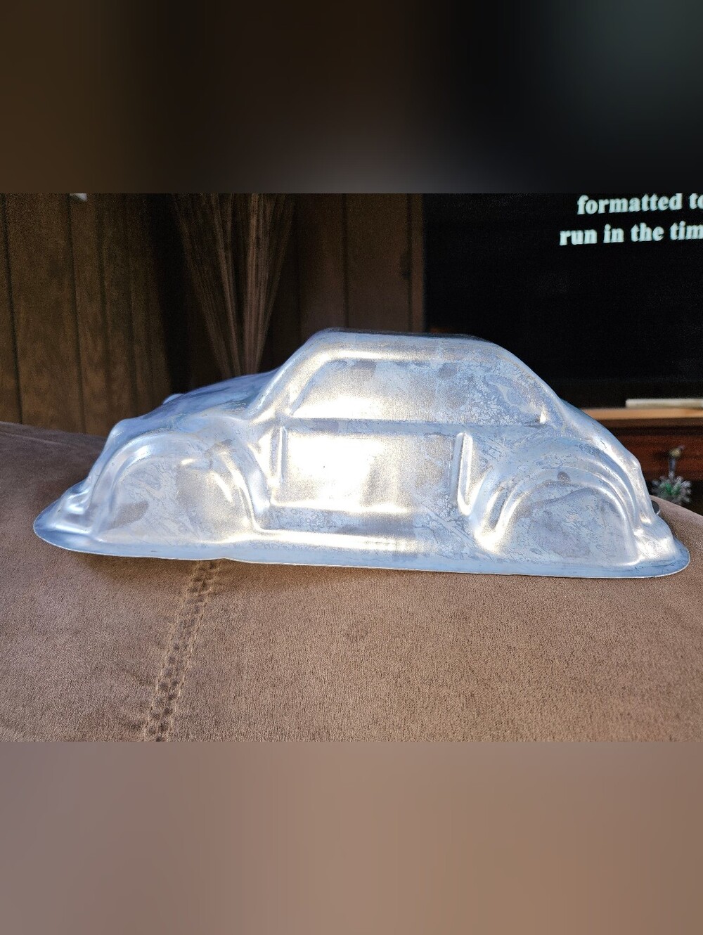 Vintage 2001 Wilton 3D car cake pan (model 2105-2043)